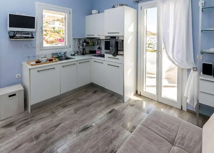 Super Rockies Super Paradise Beach (Mykonos)