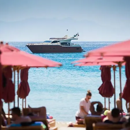 Super Rockies Super Paradise Beach (Mykonos)