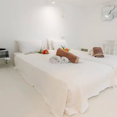 Super Rockies Super Paradise Beach (Mykonos)